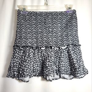 Jopae black and white tiny floral pull on skirt junior M  #1749